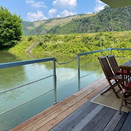 Hausboot Sankt Goar منزل للإقامة